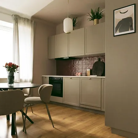 Golden Hour - Center Apartment Warsaw
