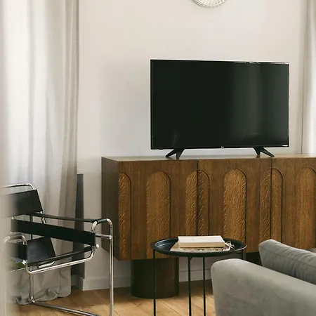 Golden Hour - Center Apartment
