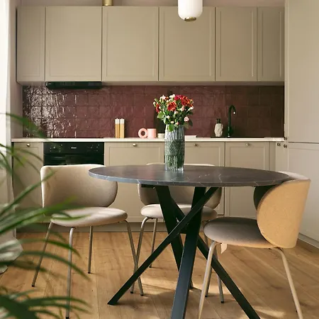 Golden Hour - Center Apartment